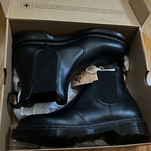 Dr. Martens 2976 Mono Smooth Leather Chelsea Boots in Black